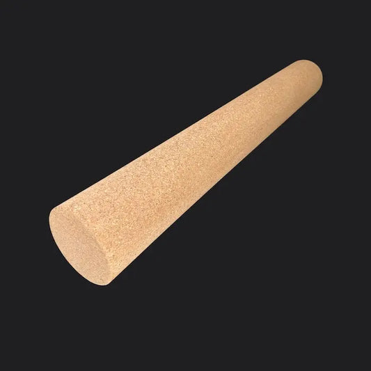 Lange, schmale Surfer-Korkrolle aus recyceltem Naturkork – ideal für Balance Boards und Fahrtrichtungstraining.