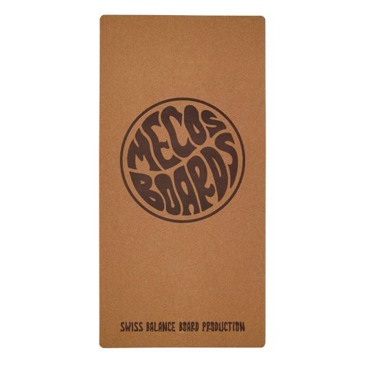 MECOS BOARDS Balance Board Korkmatte – Frontansicht mit Logo, 160x80 cm Naturkork rutschfest