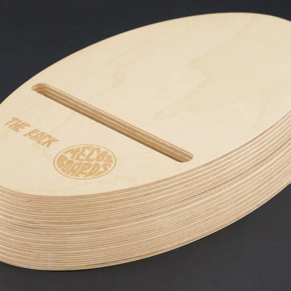 MECOS BOARDS THE RACK Balance Board Ständer – Seitenansicht, ovale Form aus Birkenholz