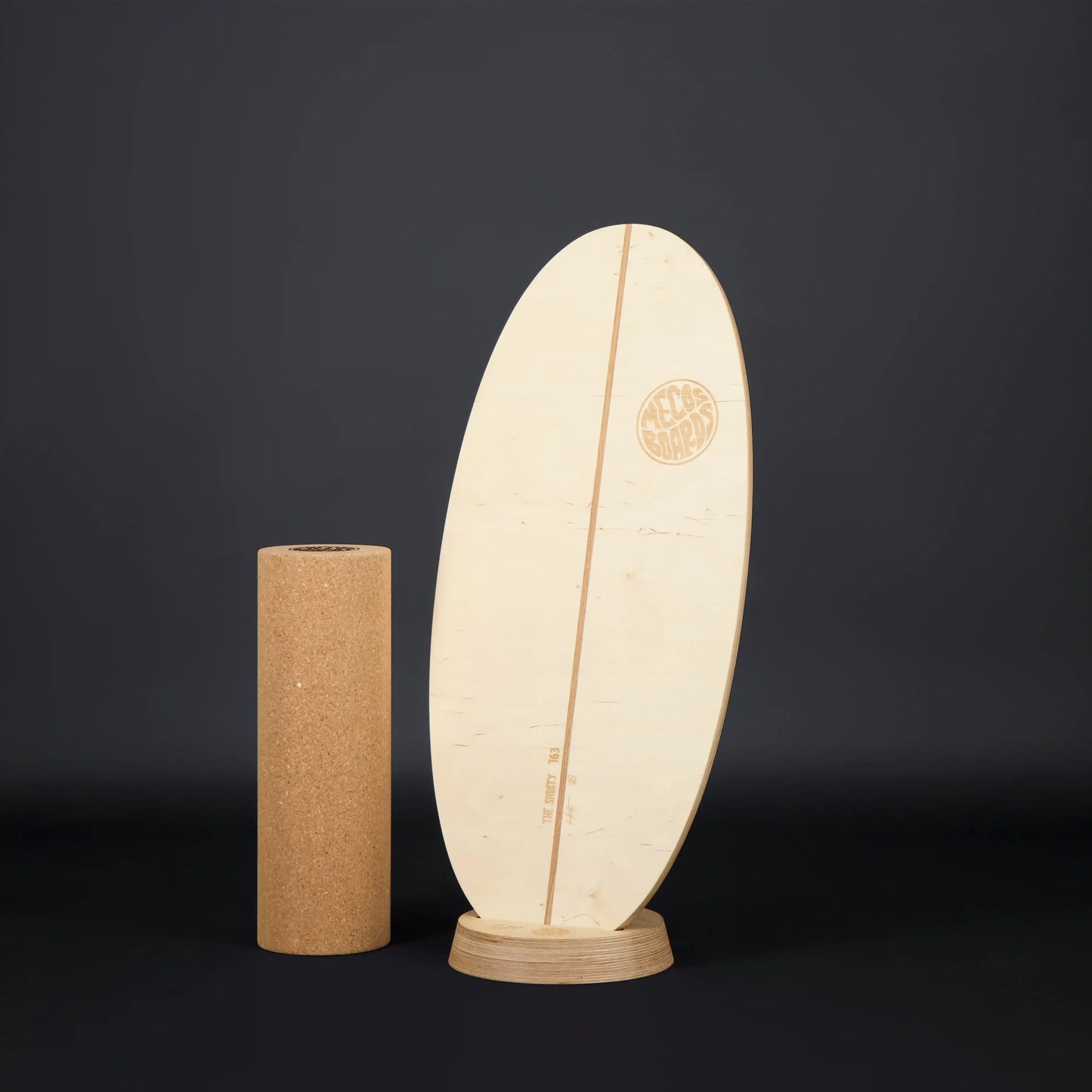 MECOS BOARDS THE SHORTY Balance Board im RACK SHORTY Ständer mit Korkrolle