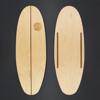 THE SURFER Balance Board Draufsicht – Rails verhindern seitliches Wegrollen der Korkrolle für sicheres Surf Training