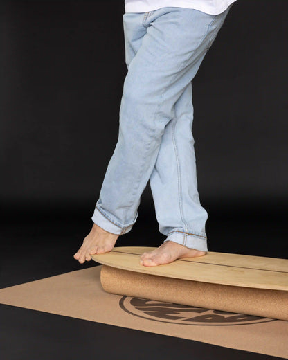 Fussposition auf THE SURFER Balance Board – Gewichtsverlagerung für Surf Vorbereitung und Cross Steps