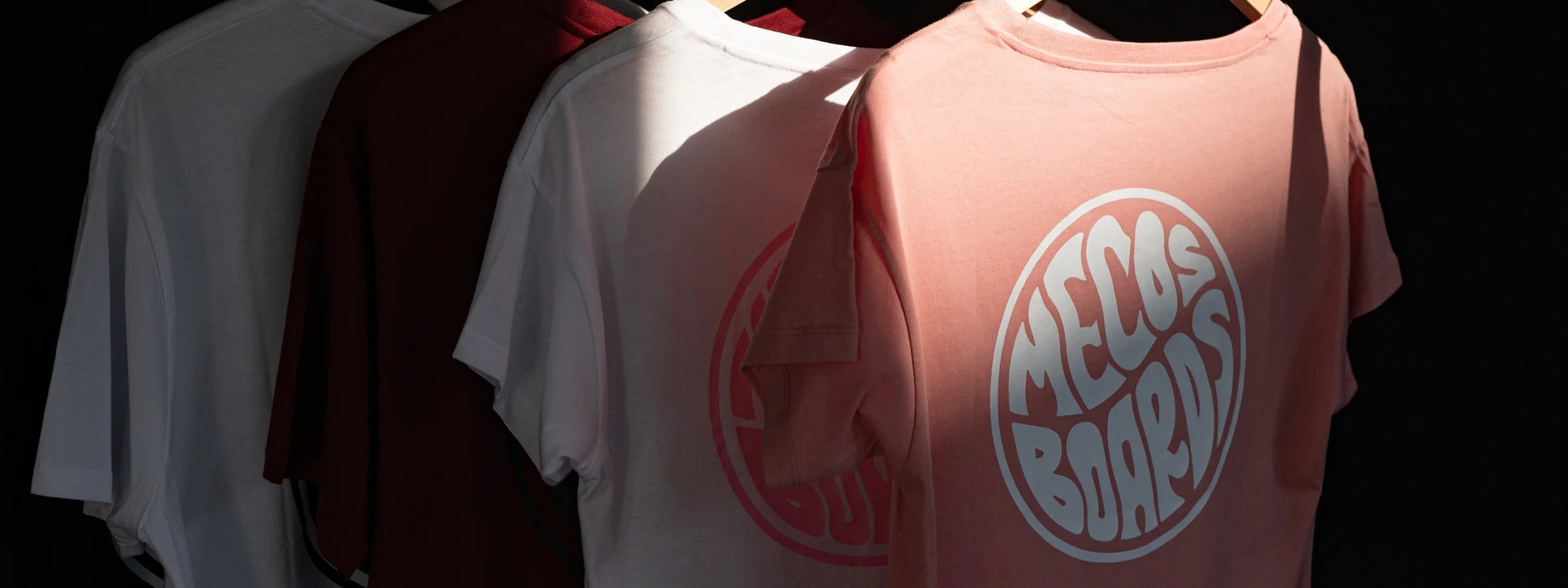 Mecos Boards T-Shirts – surfige Mode und Kleidung im Boardsport Stil